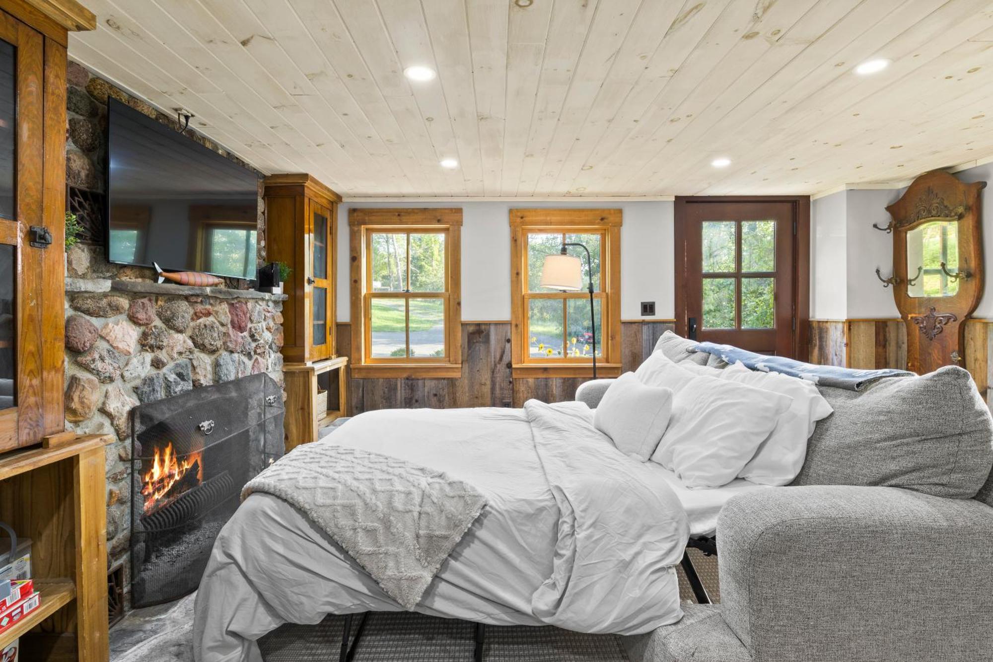 Cozy Two Bedroom Home On Canandaigua Lake Rushville Exterior photo